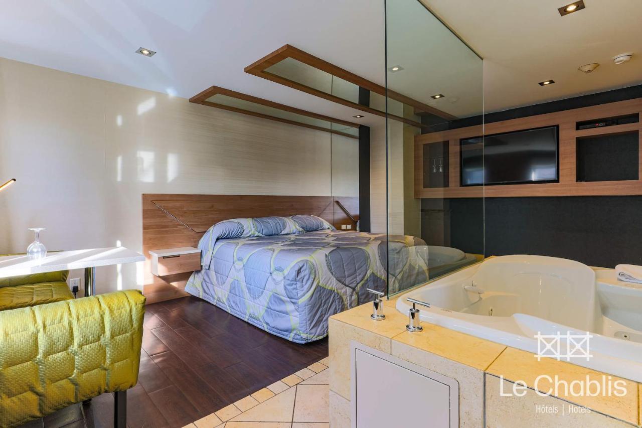 مونتريال Hotel Le Chablis Cadillac المظهر الخارجي الصورة
