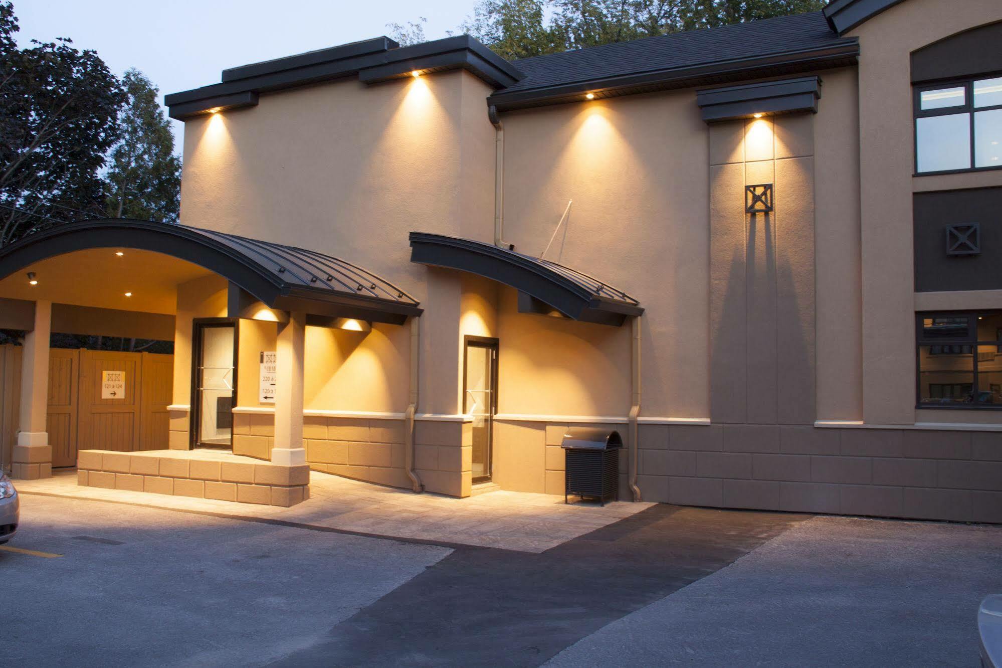 مونتريال Hotel Le Chablis Cadillac المظهر الخارجي الصورة